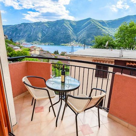 Apartments Donkovic Котор Екстер'єр фото