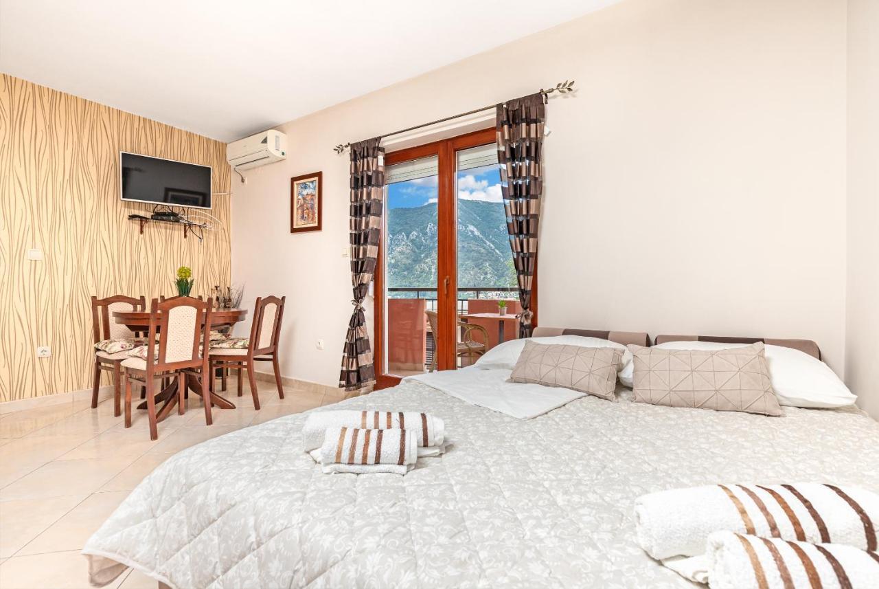 Apartments Donkovic Котор Екстер'єр фото