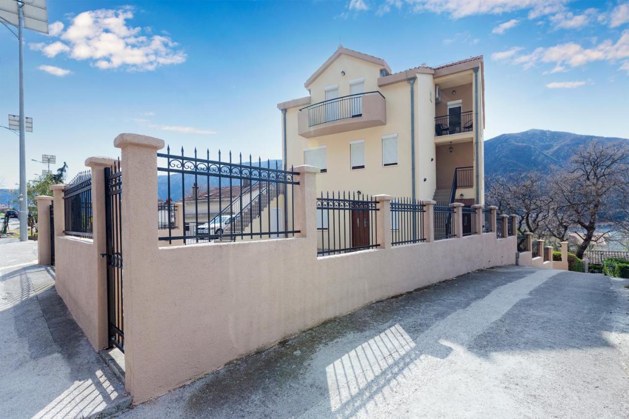 Apartments Donkovic Котор Екстер'єр фото