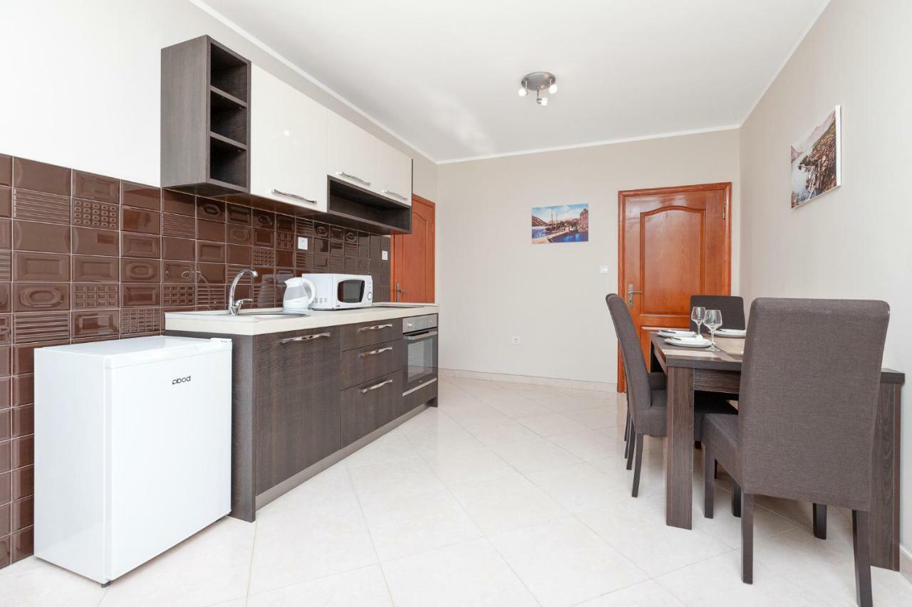 Apartments Donkovic Котор Екстер'єр фото