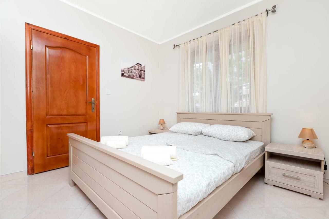 Apartments Donkovic Котор Екстер'єр фото